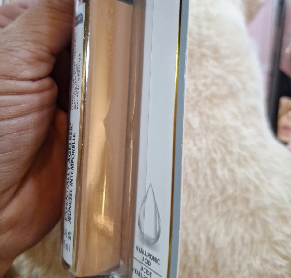 Essentially Ageless Blur Face Primer in Pink And Concealer Set Of 2...